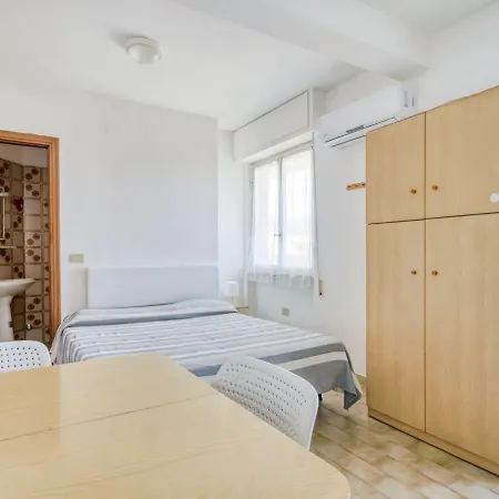 Appartamento Enticing In With Swimming Pool