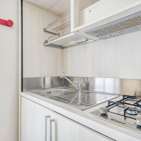Apartamento Enticing In With Swimming Pool Loano