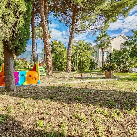 Apartamento Enticing In With Swimming Pool *